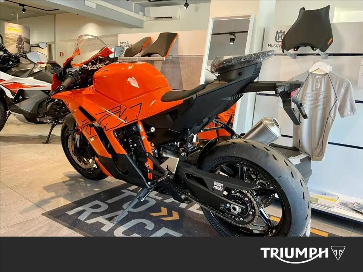 KTM 990 RC R (2026) (2)
