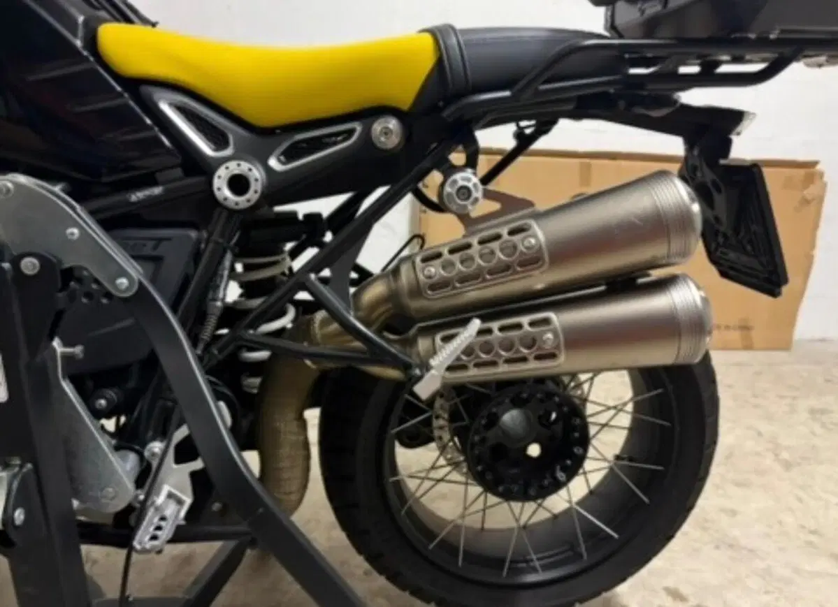 Bmw R nineT Urban GS 1200 - Edition 40 Years GS (2021) (14)