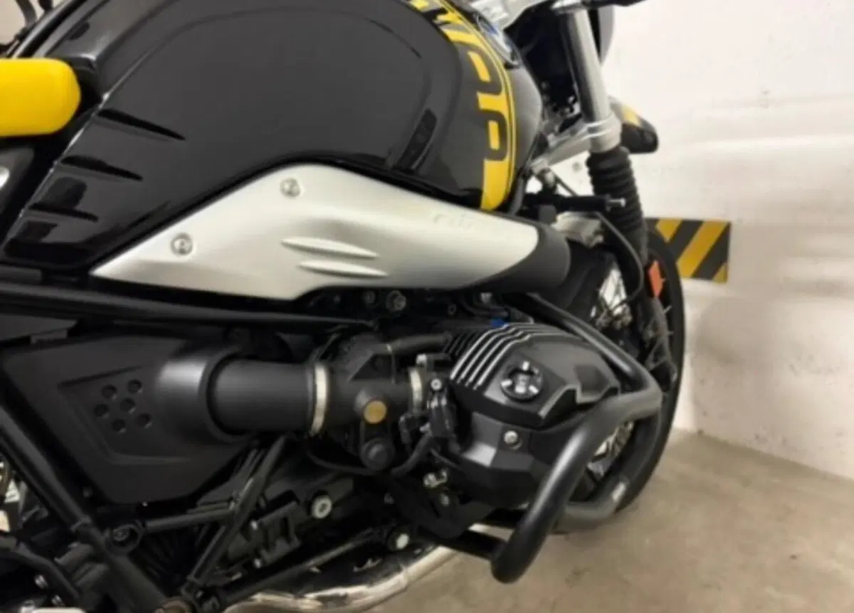 Bmw R nineT Urban GS 1200 - Edition 40 Years GS (2021) (17)