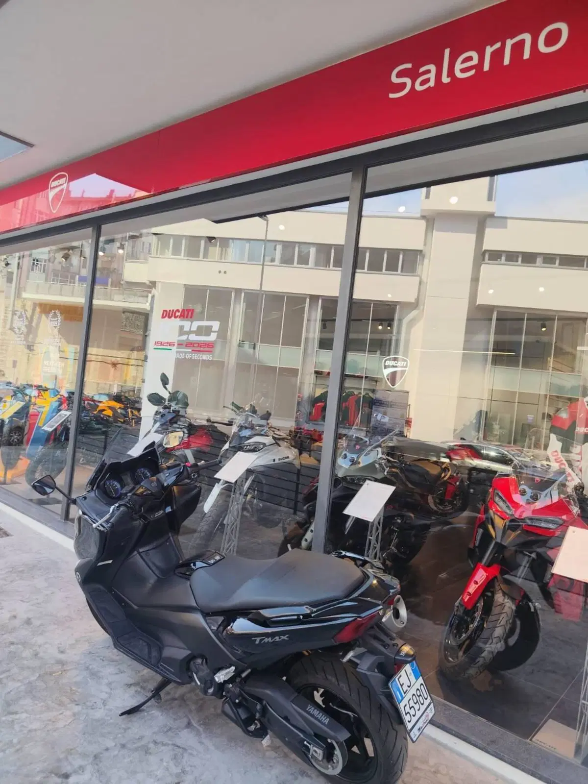 Yamaha T-Max 530 ABS (2015 - 17) (2)