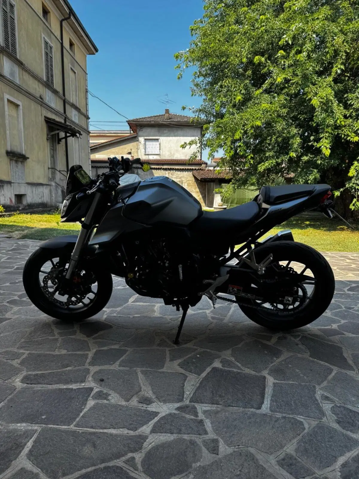 Honda CB 750 Hornet (2023 - 24) (3)