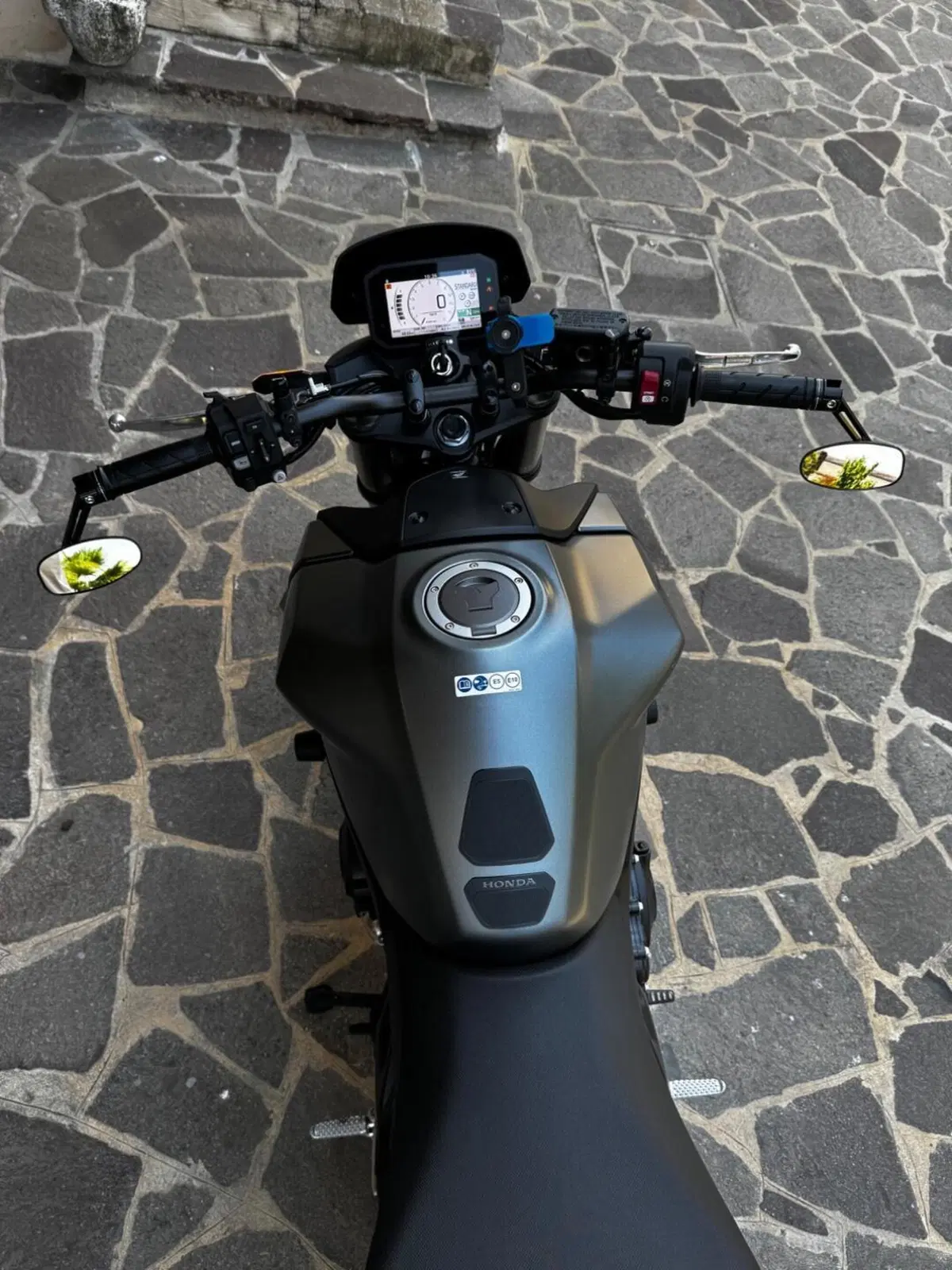 Honda CB 750 Hornet (2023 - 24) (4)