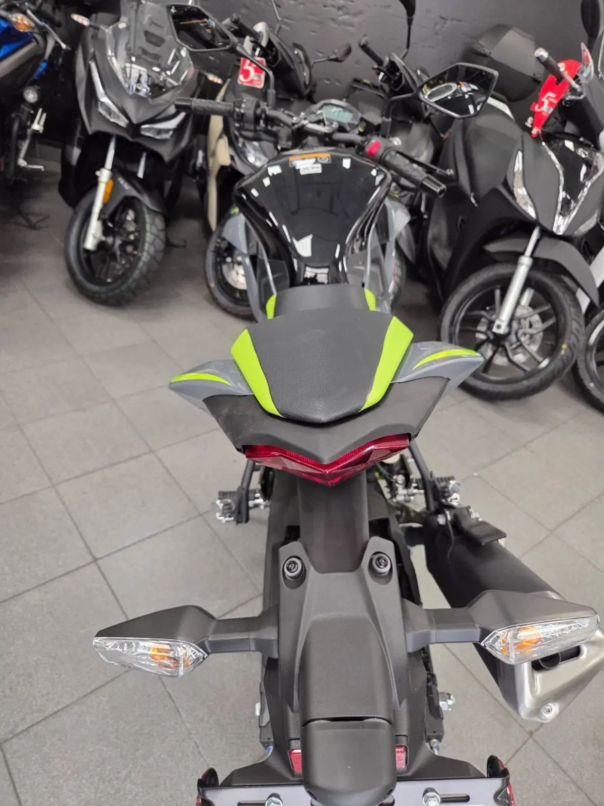 Kawasaki Z 125 (2025 - 26) (3)