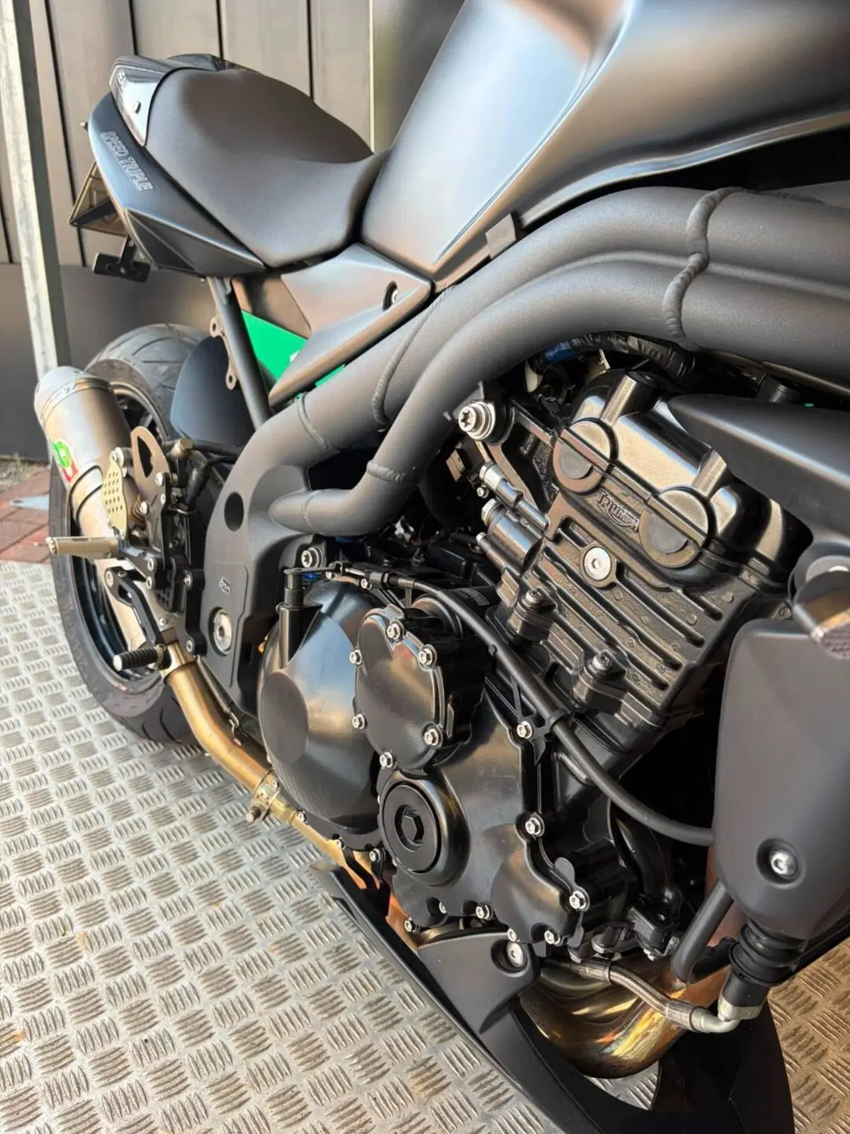 Triumph Speed Triple 1050 (2005 - 11) (11)