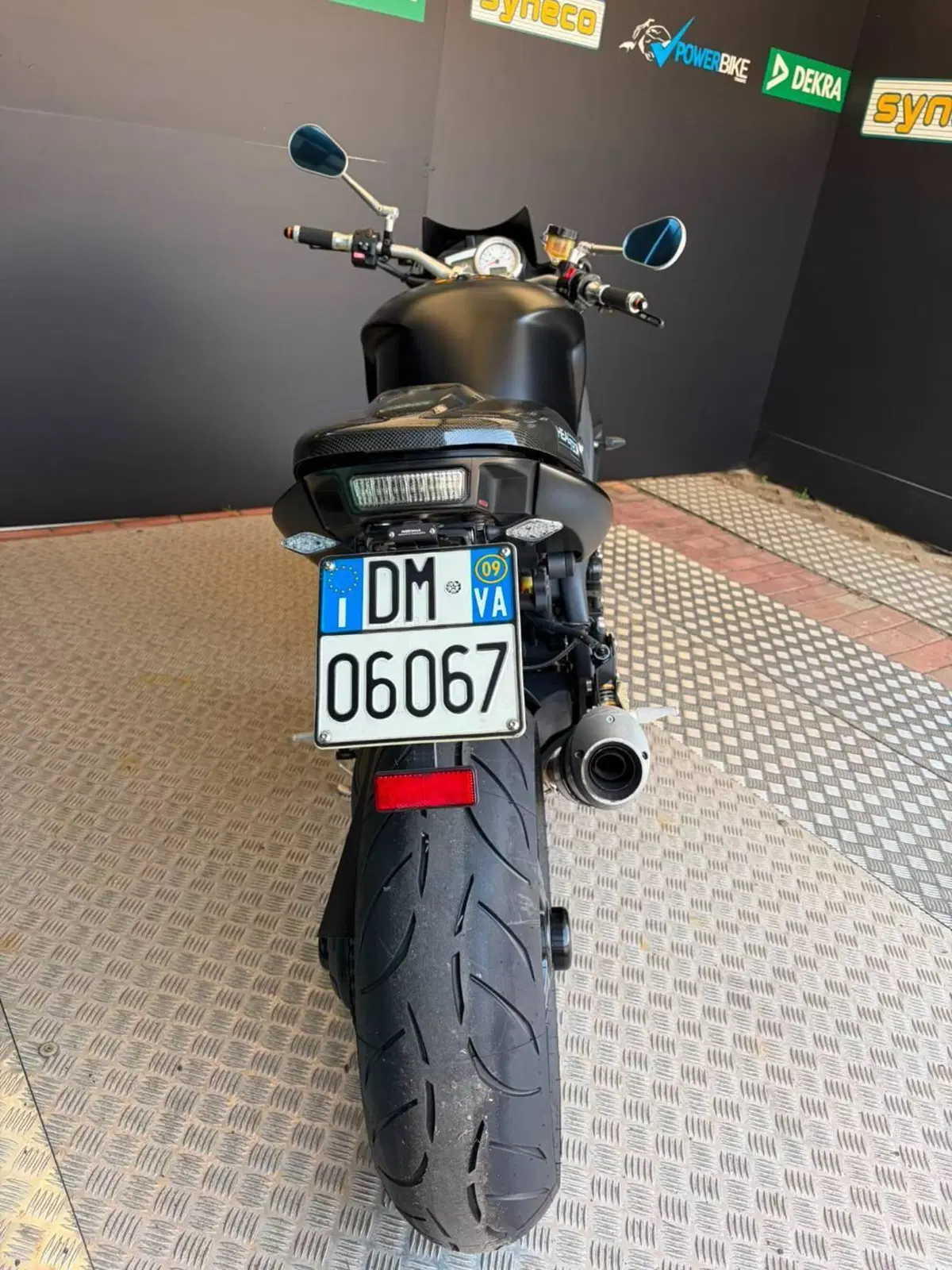 Triumph Speed Triple 1050 (2005 - 11) (17)