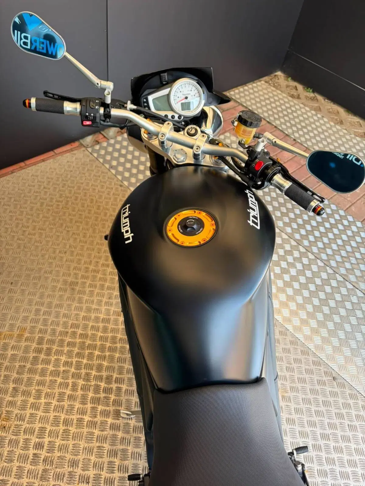 Triumph Speed Triple 1050 (2005 - 11) (18)
