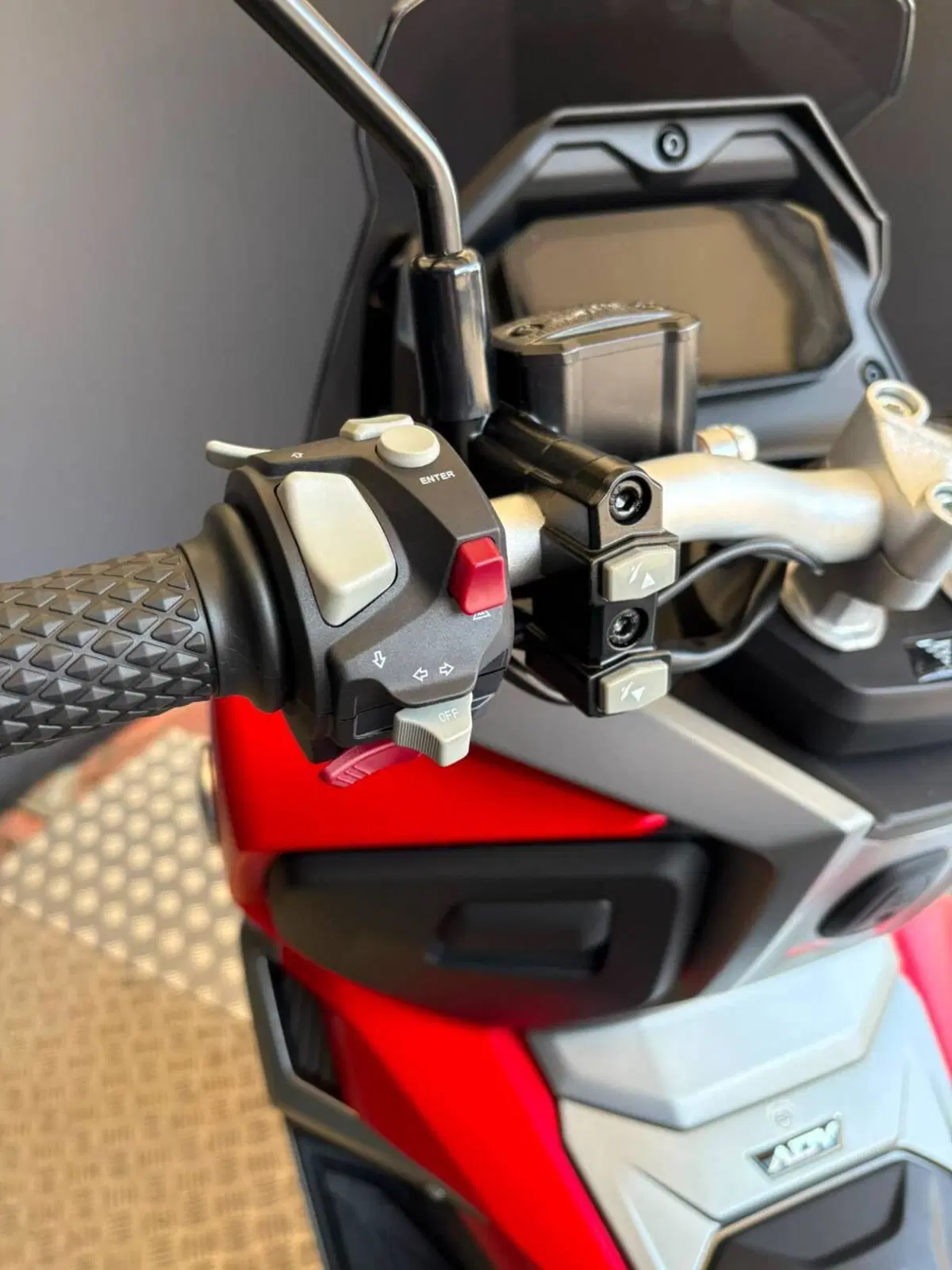 Voge Sfida SR1 ADV (2023 - 26) (9)