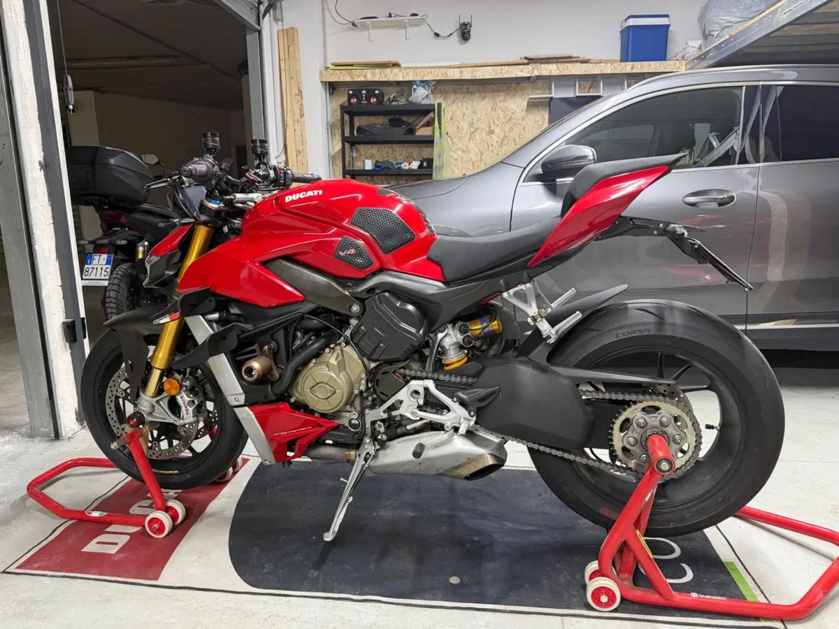 Ducati Streetfighter V4 1100 S (2021 - 22)
