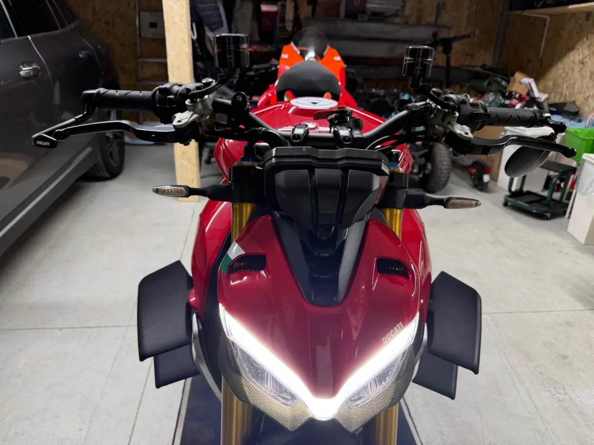 Ducati Streetfighter V4 1100 S (2021 - 22) (3)