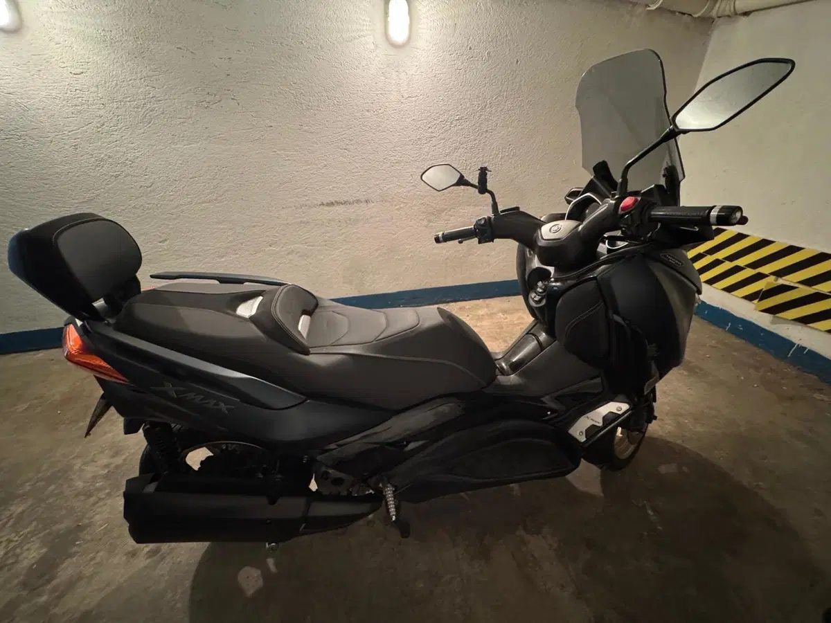 Yamaha X-Max 300 Tech Max (2021 - 24) (3)