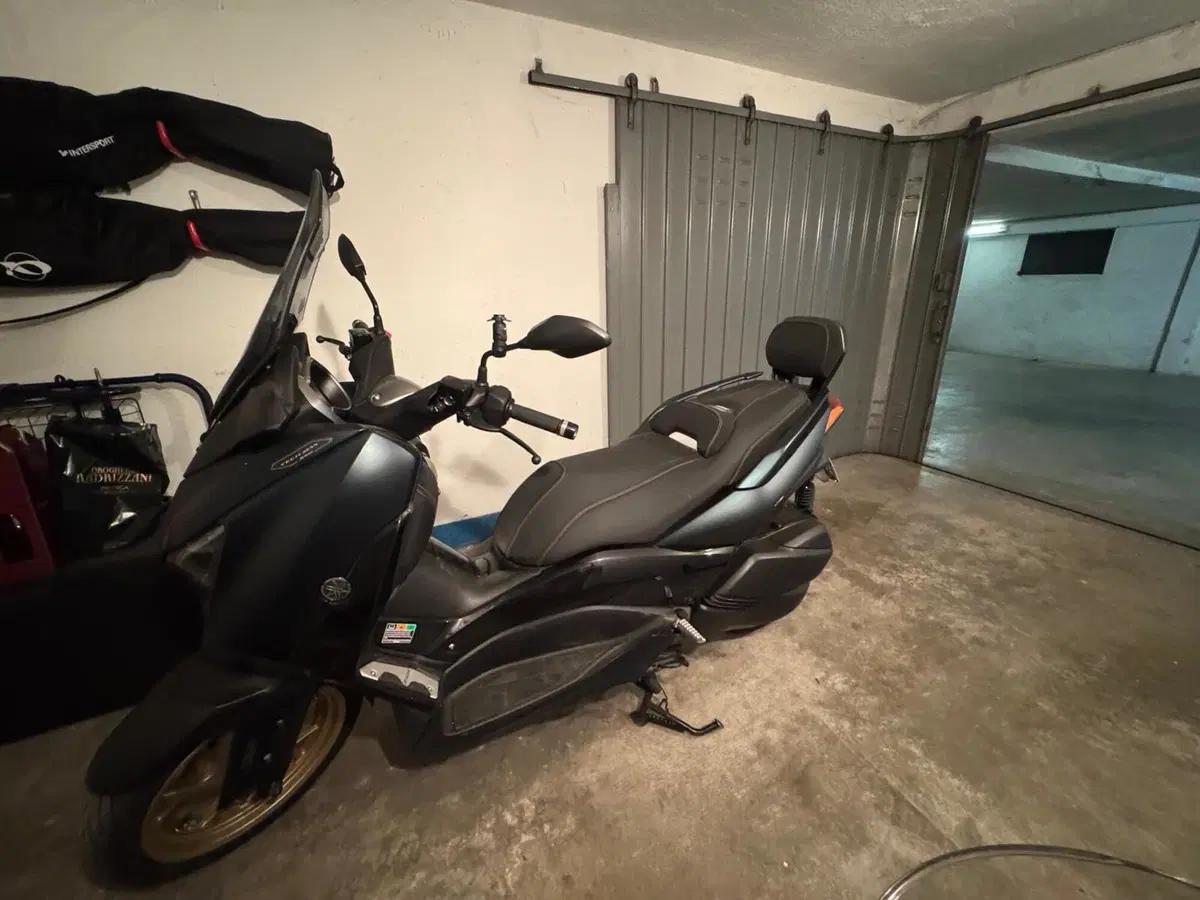 Yamaha X-Max 300 Tech Max (2021 - 24) (7)