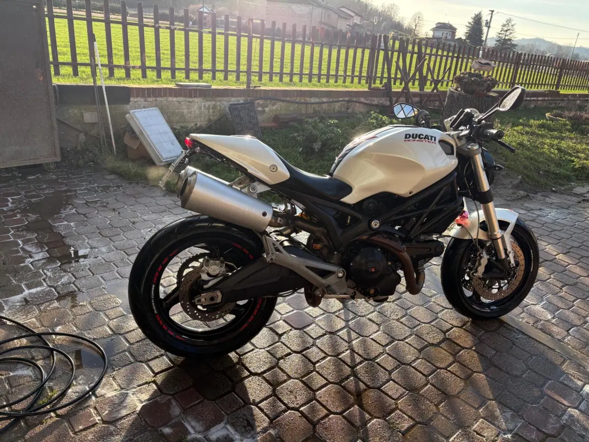 Ducati Monster 696 ABS (2009 - 14) (4)