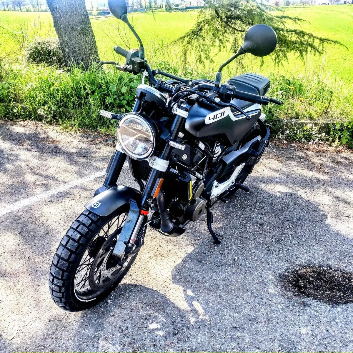 Husqvarna Svartpilen 401 (2021 - 23) (4)