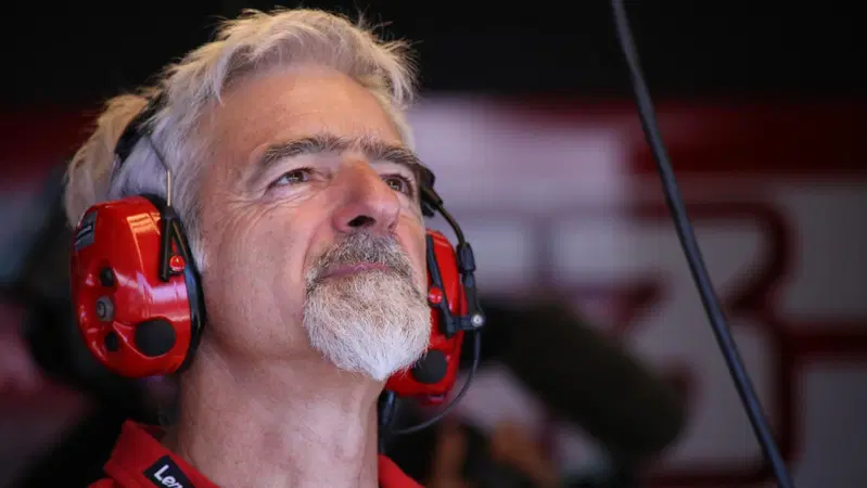 MotoGP 2026. GP d'Olanda. Gigi Dall'Igna dopo Assen: "Per noi GP anonimo, complimenti a Davide Brivio!"