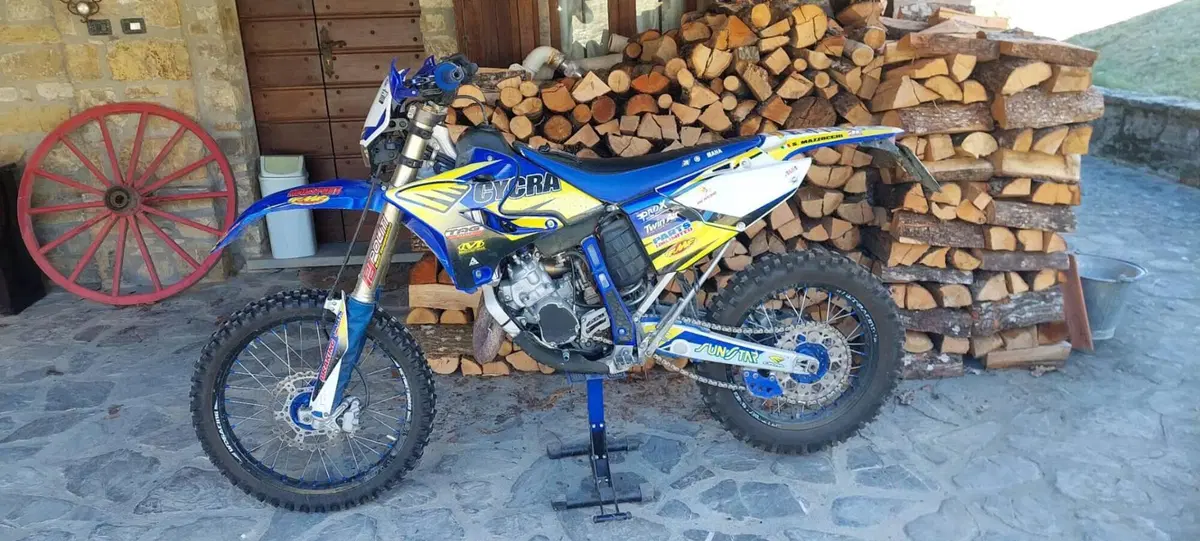 Yamaha YZ 125 (2015) (4)