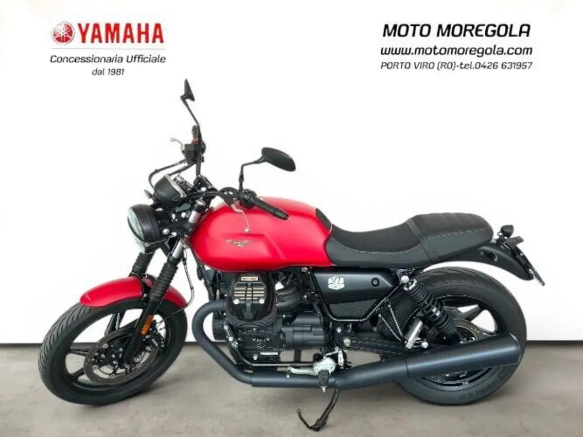 Moto Guzzi V7 Stone (2021 - 24) (3)