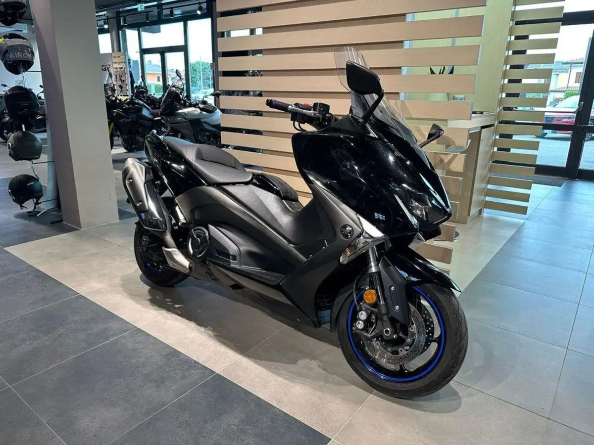 Yamaha T-Max 530 (2017 - 19) (2)