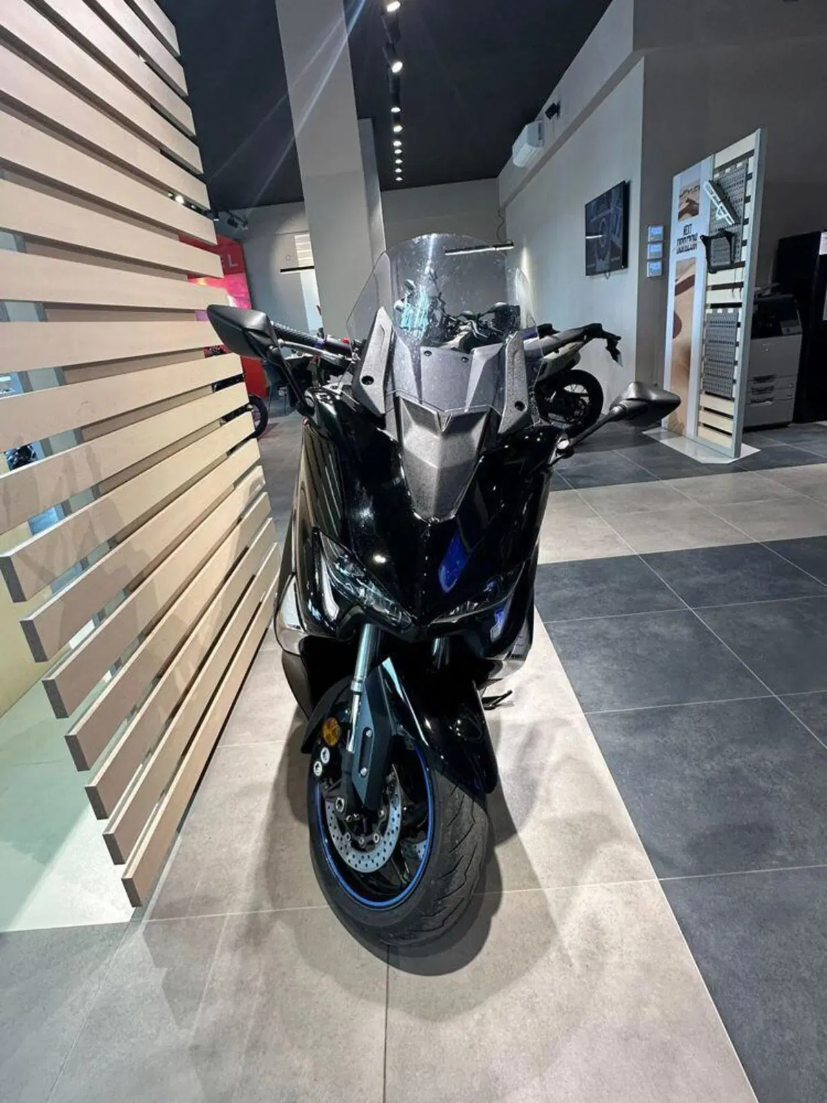 Yamaha T-Max 530 (2017 - 19) (4)