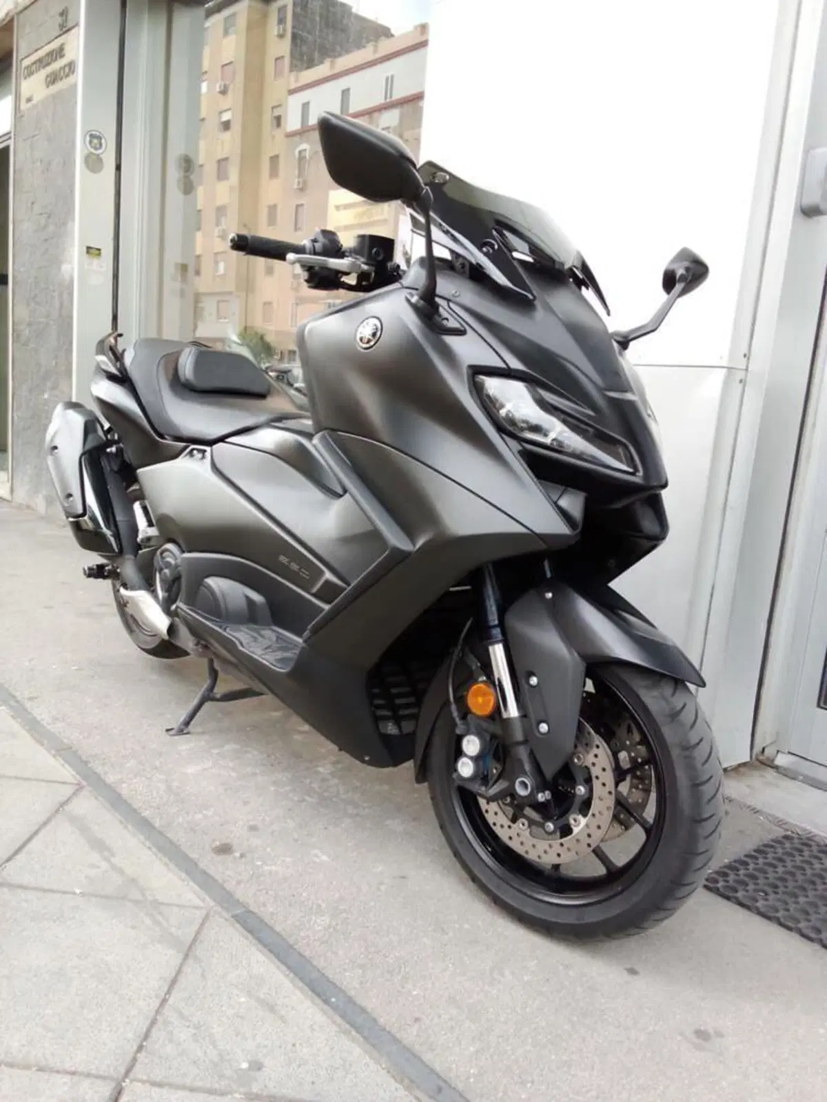 Yamaha T-Max 560 (2022 - 24) (5)