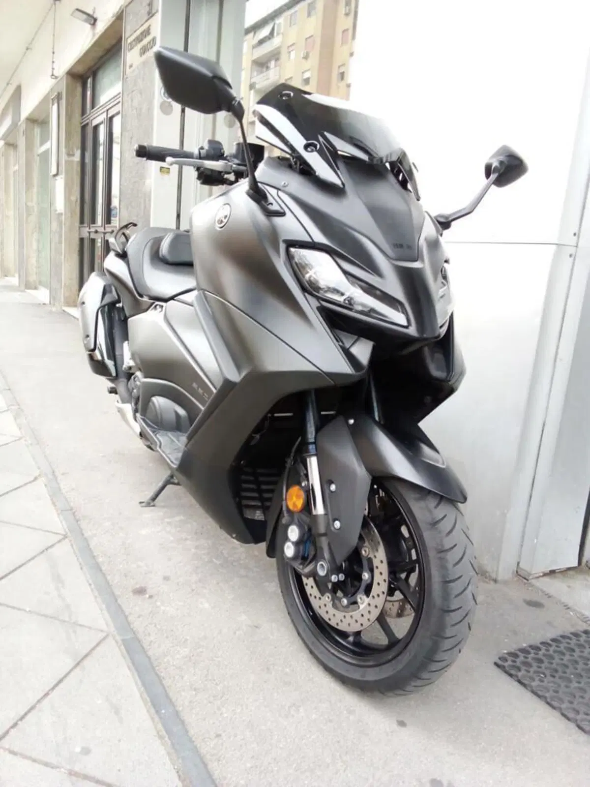 Yamaha T-Max 560 (2022 - 24) (9)