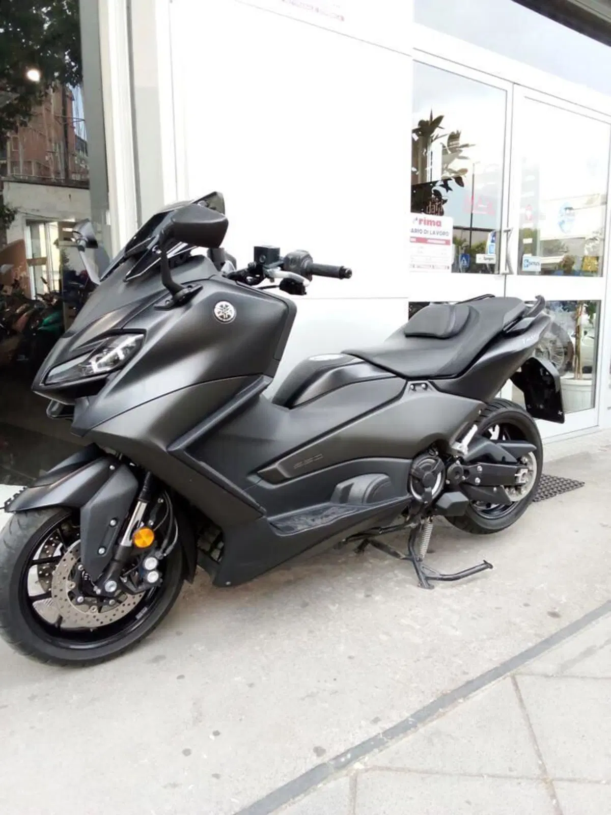Yamaha T-Max 560 (2022 - 24) (2)