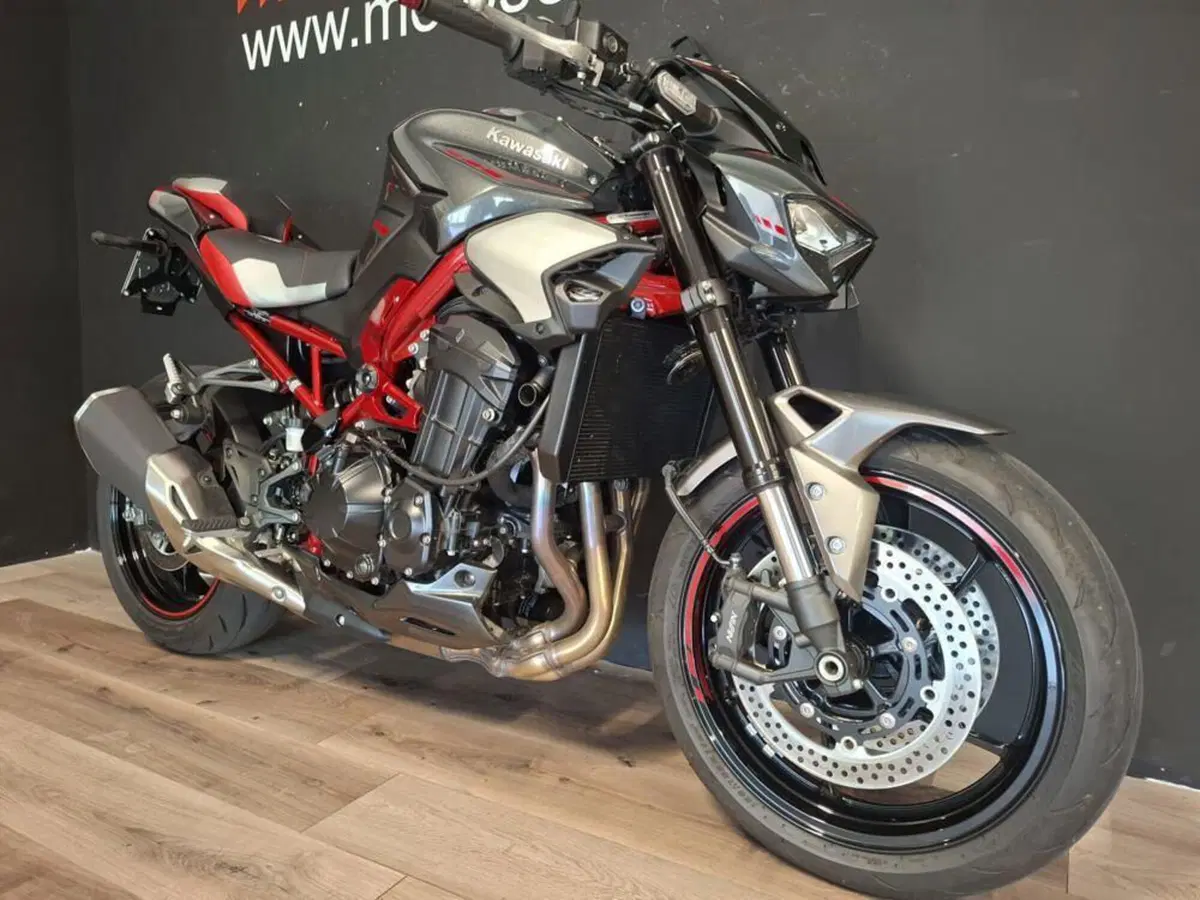 Kawasaki Z 900 (2025 - 26) (6)