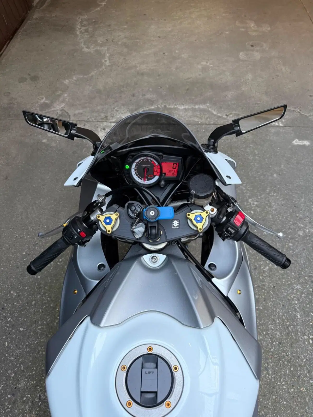 Suzuki GSR 600 (2006 - 11) (9)
