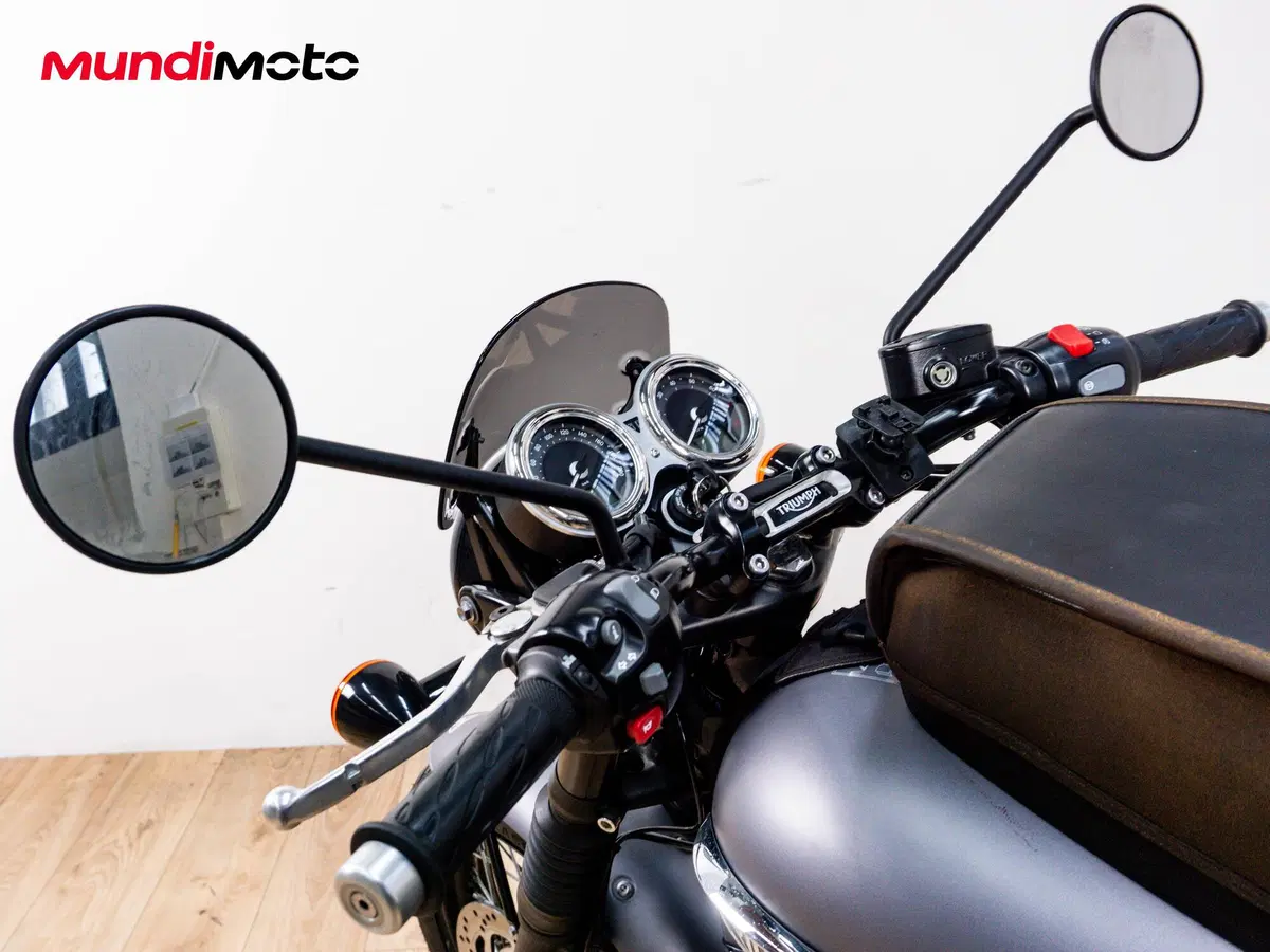 Triumph Bonneville T120 Black (2021 - 25) (11)