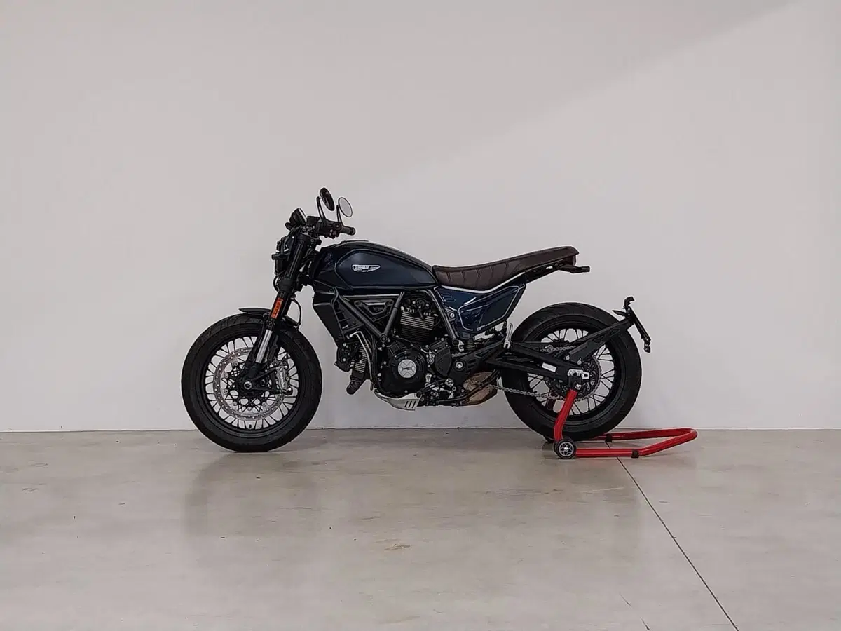 Ducati Scrambler 800 Nightshift (2023 - 24) (3)
