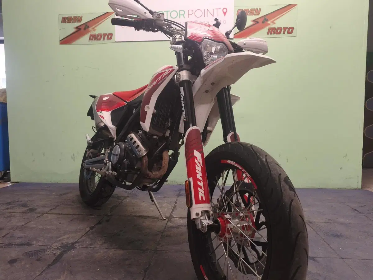 Fantic Motor XMF 125 Motard Competition 4T (2023 - 24) (5)
