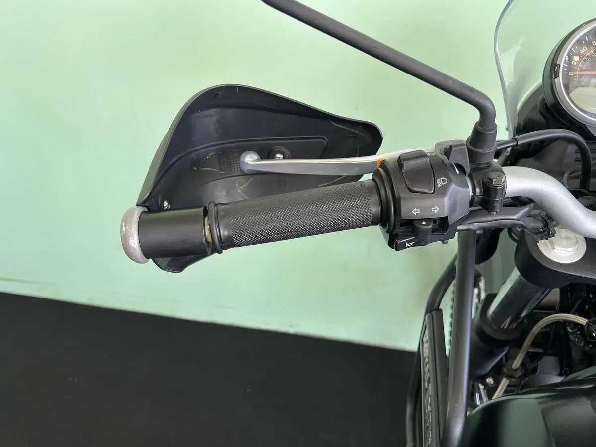 Royal Enfield Himalayan 411 (2021 - 24) (20)