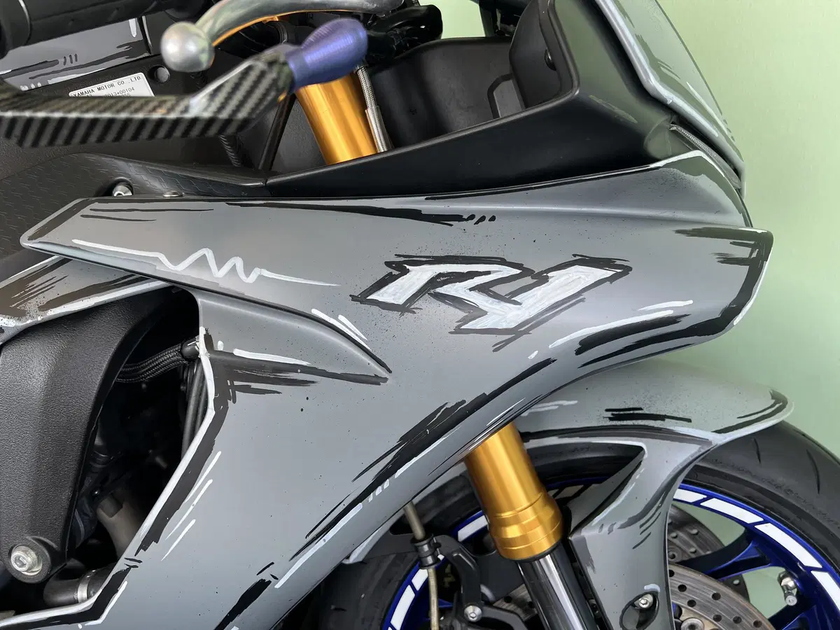Yamaha YZF R1 (2020 - 25) (16)