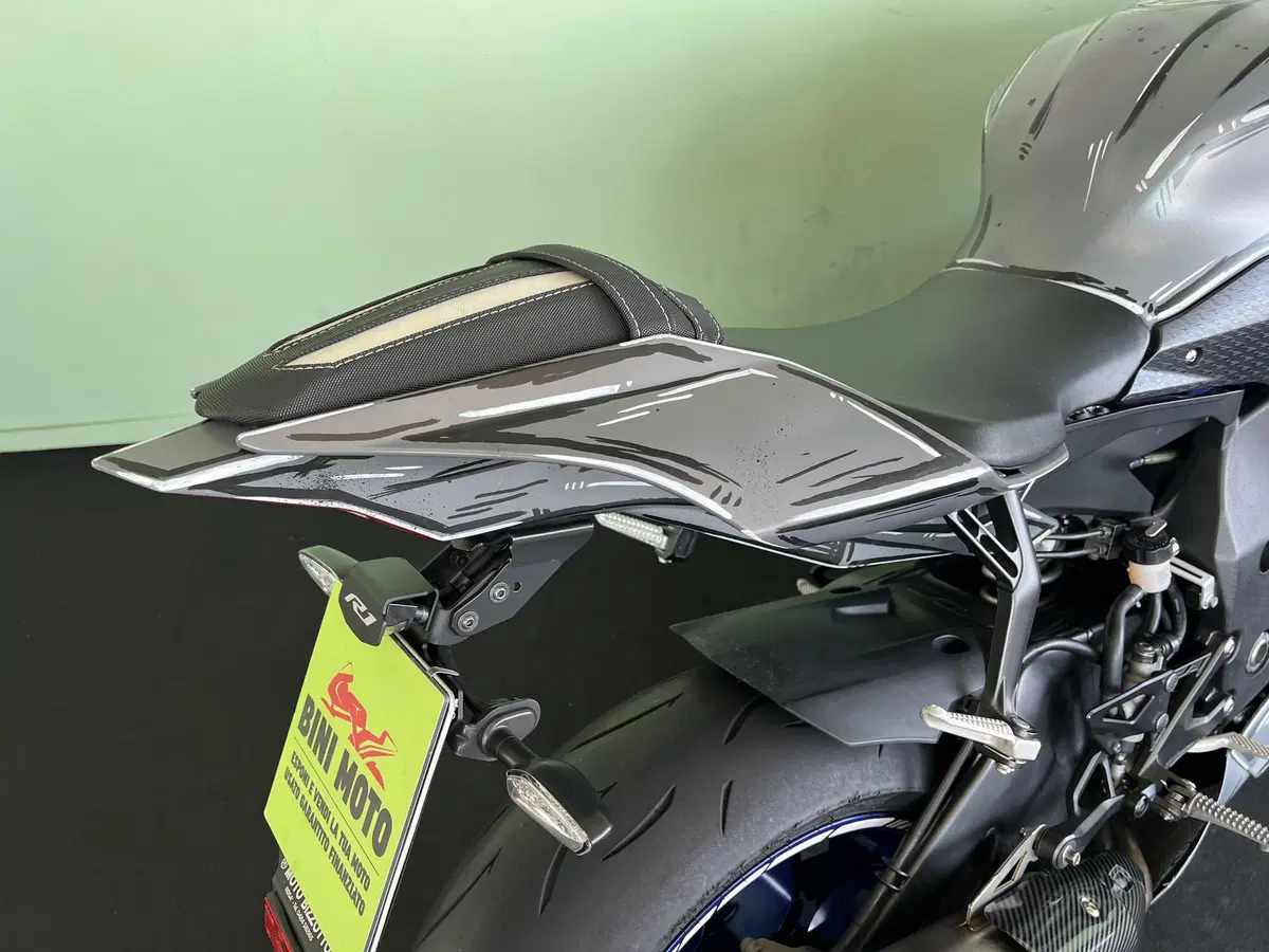 Yamaha YZF R1 (2020 - 25) (17)