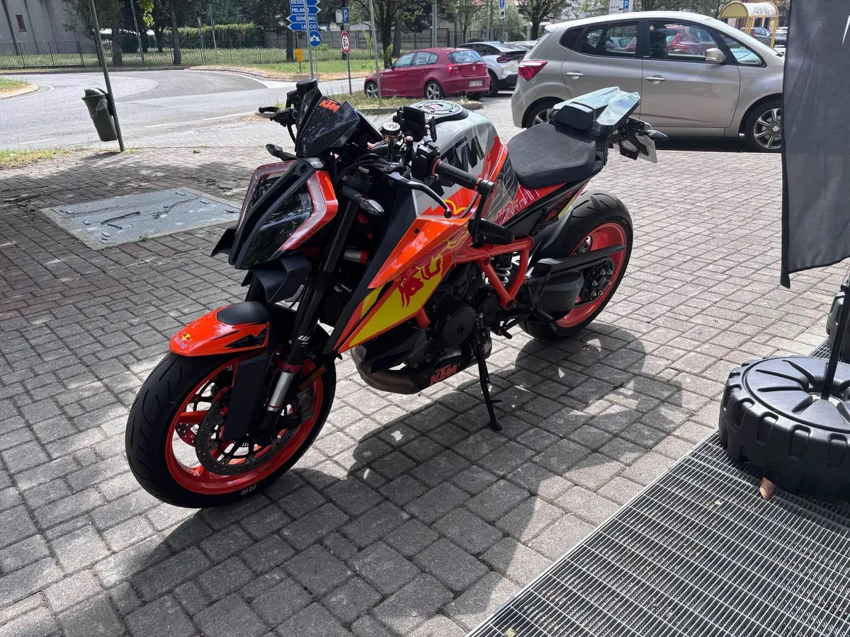 KTM 1290 Super Duke RR (2023) (2)