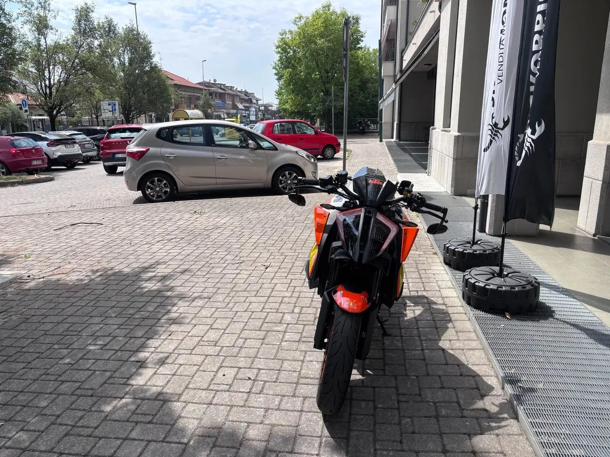 KTM 1290 Super Duke RR (2023) (3)