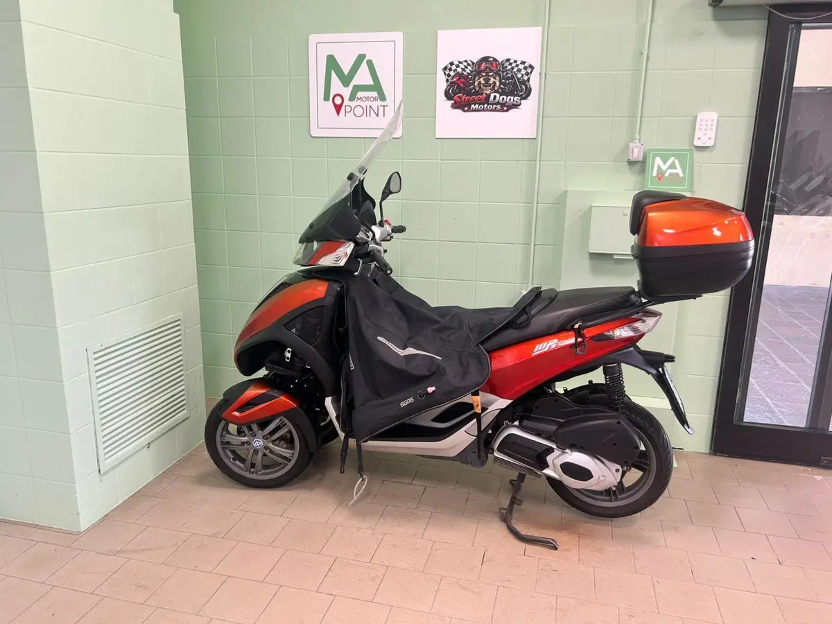 Piaggio Mp3 300 ie Yourban ERL (2011 - 17) (2)