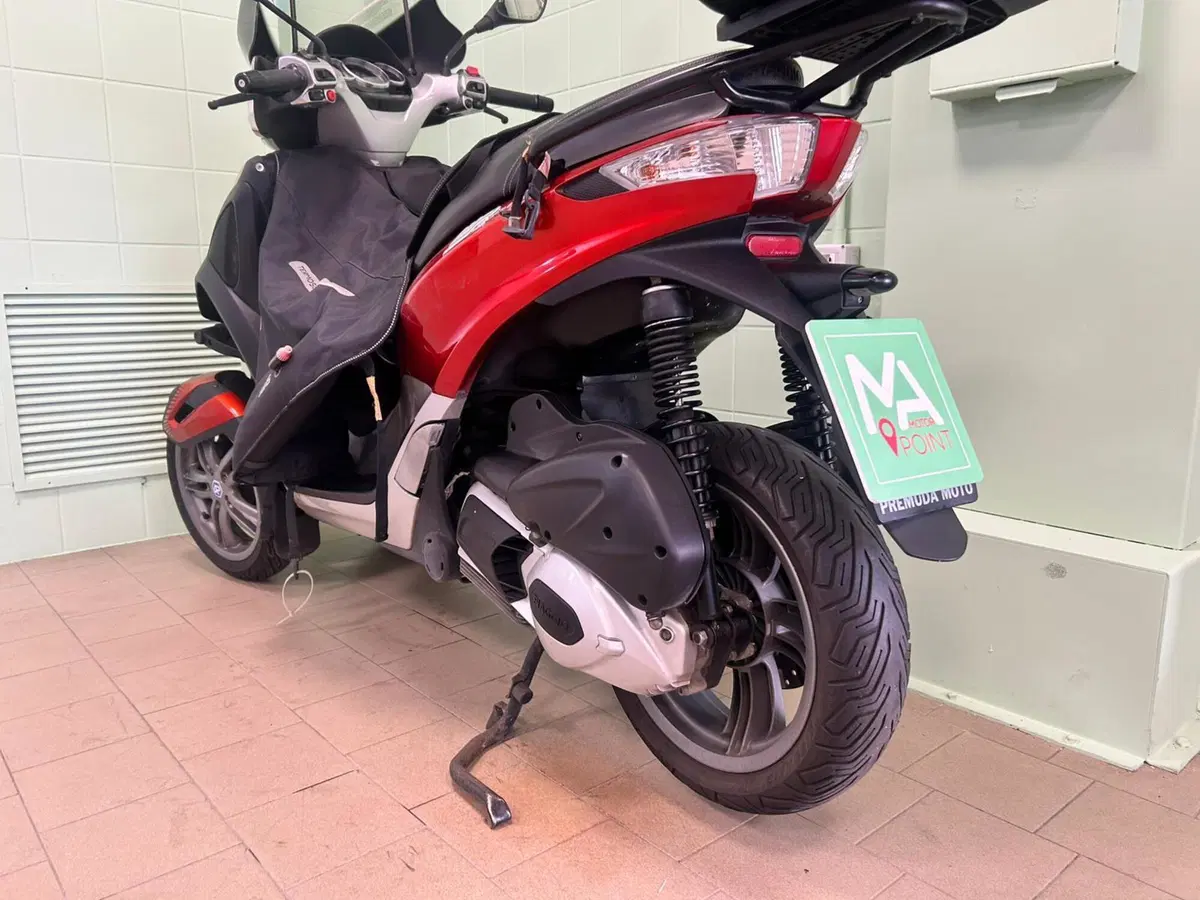 Piaggio Mp3 300 ie Yourban ERL (2011 - 17) (10)