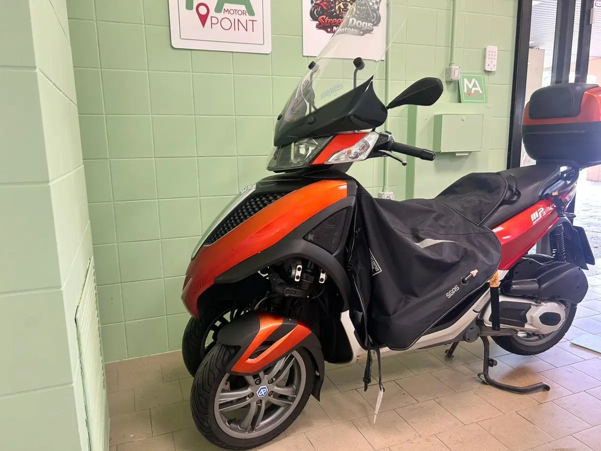 Piaggio Mp3 300 ie Yourban ERL (2011 - 17) (12)