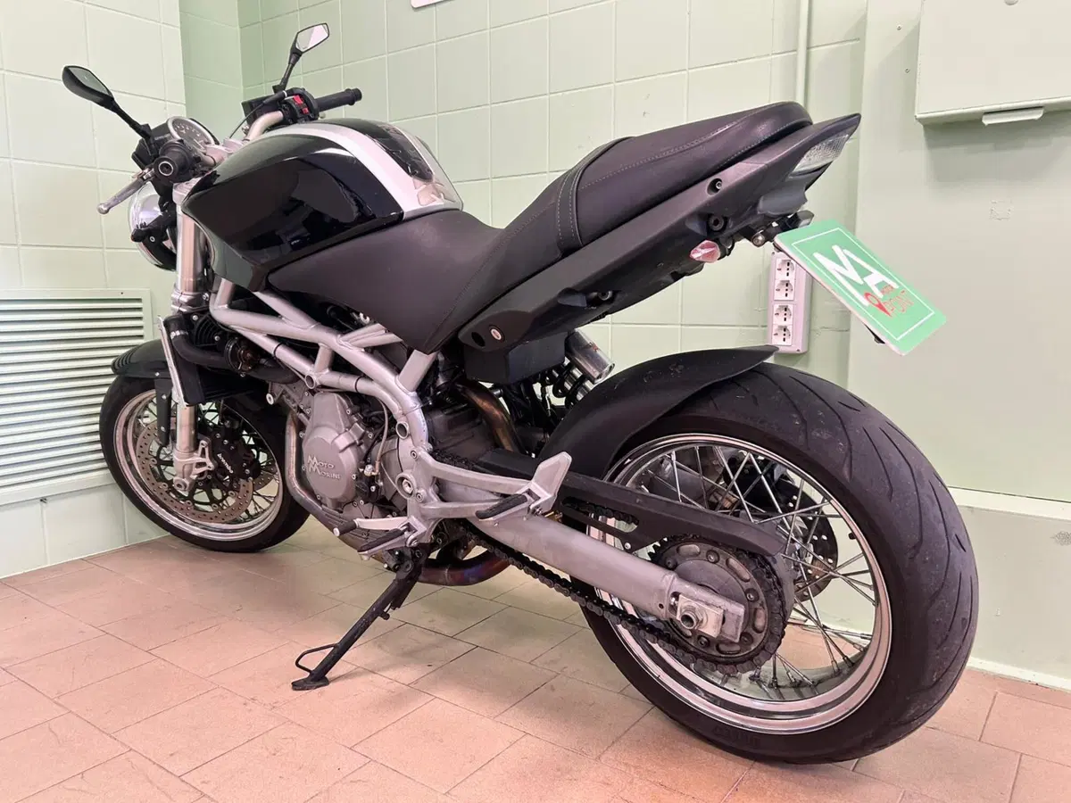 Moto Morini 9 1/2 (2006 - 13) (2)