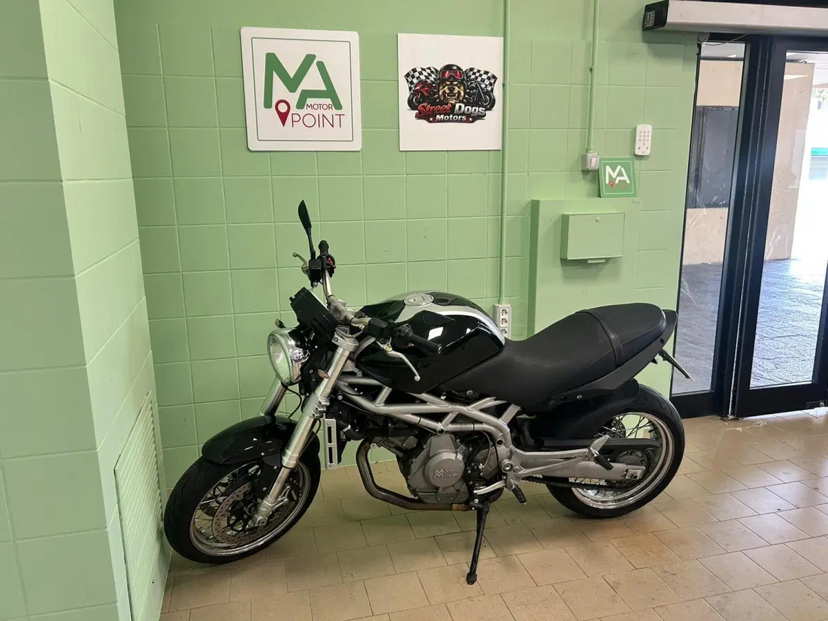 Moto Morini 9 1/2 (2006 - 13) (3)