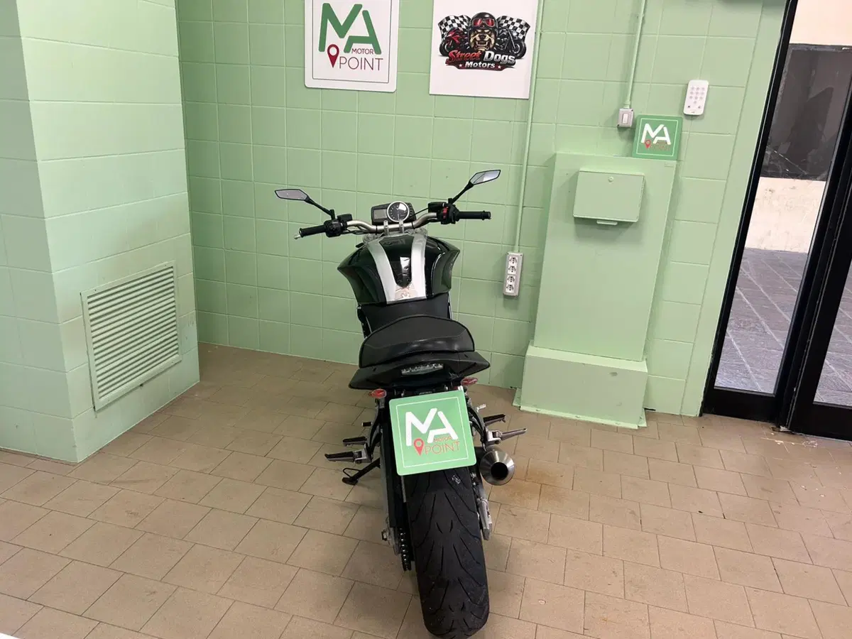 Moto Morini 9 1/2 (2006 - 13) (7)