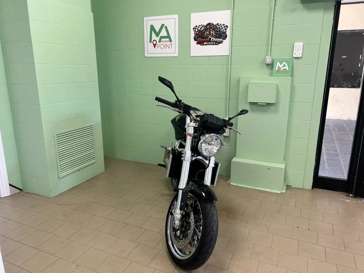 Moto Morini 9 1/2 (2006 - 13) (11)