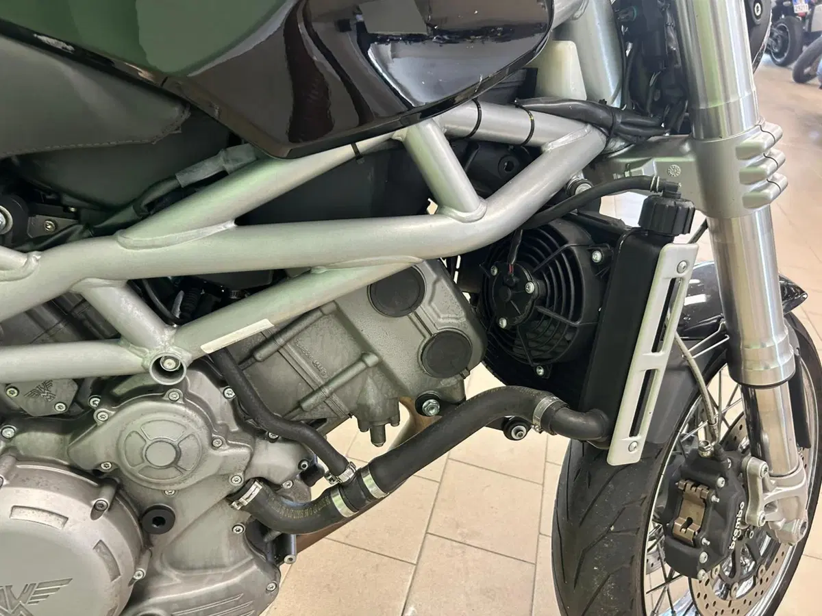 Moto Morini 9 1/2 (2006 - 13) (15)