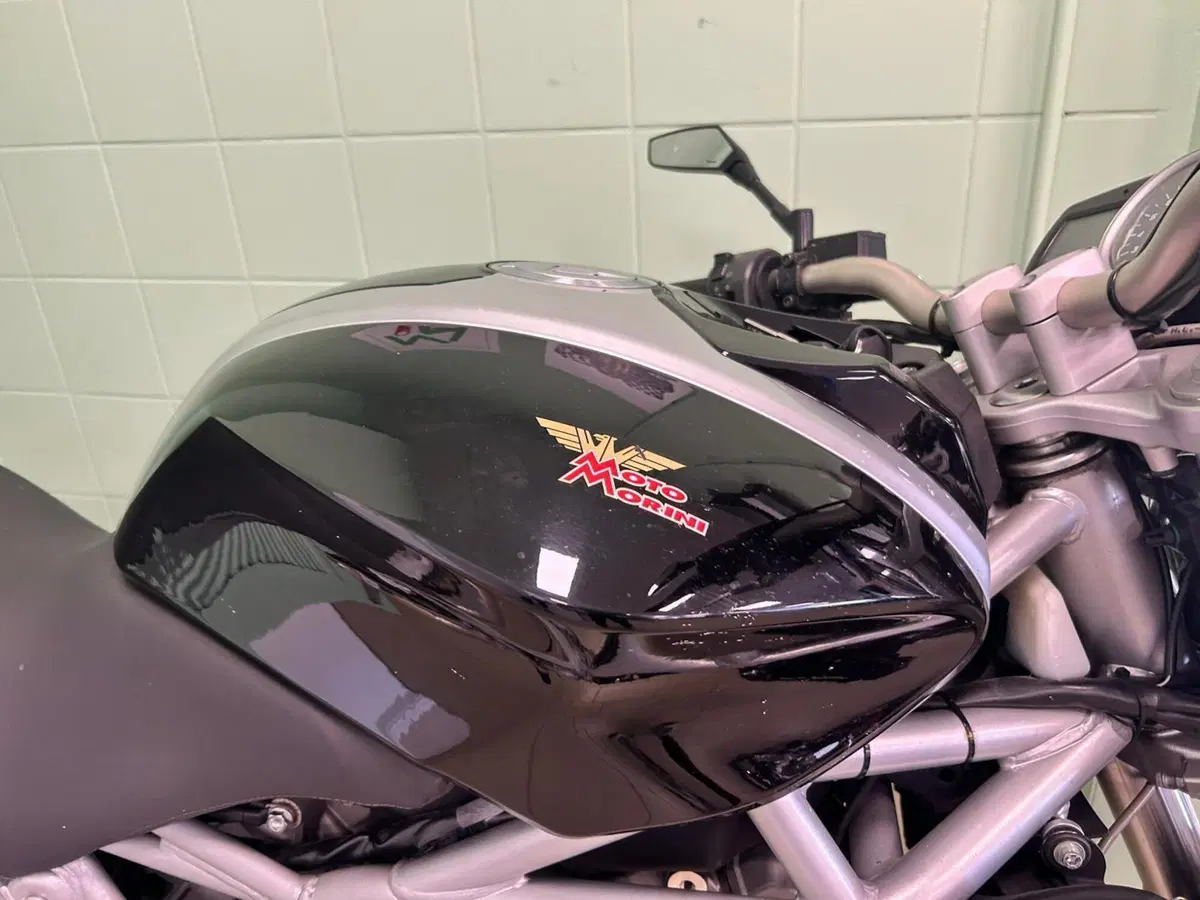 Moto Morini 9 1/2 (2006 - 13) (17)