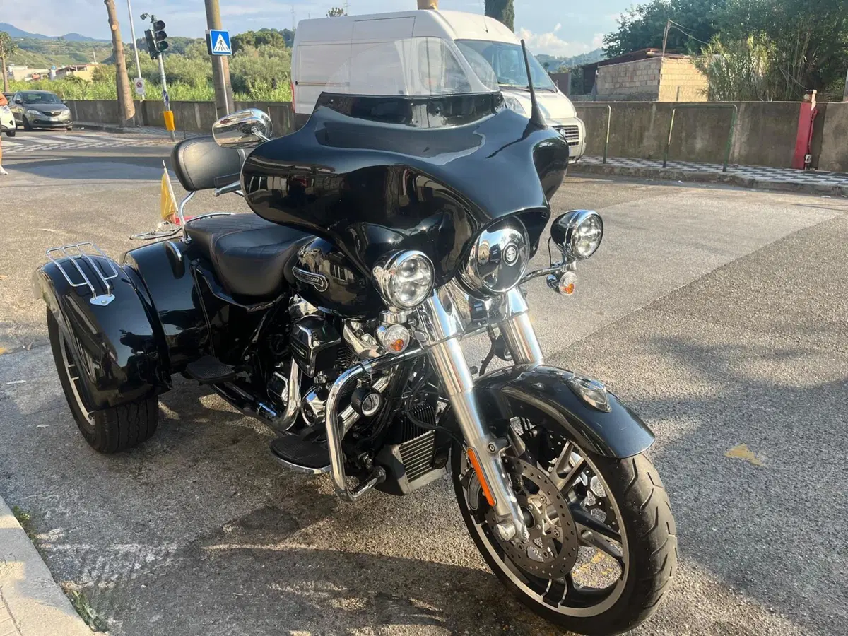 Harley-Davidson 114 Freewheeler (2016) - FLRT (4)