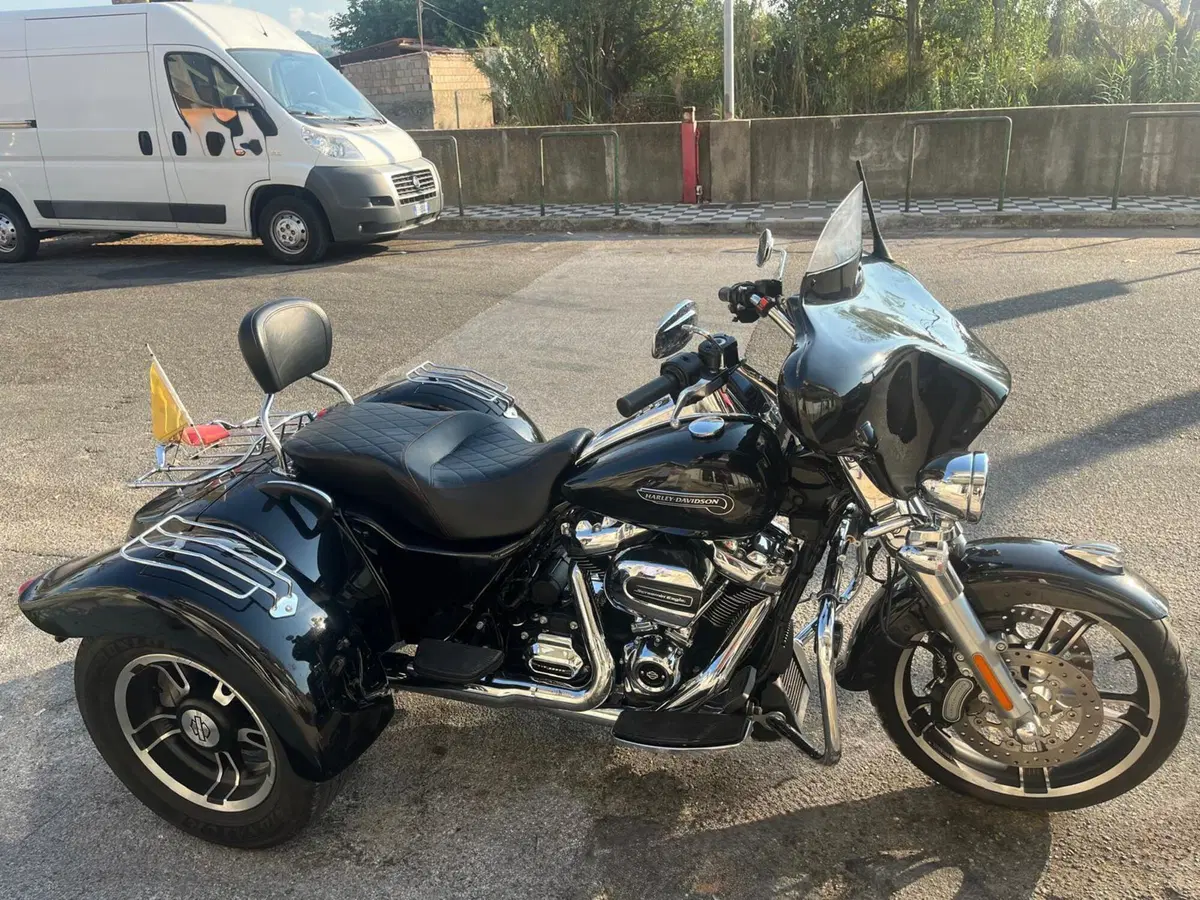 Harley-Davidson 114 Freewheeler (2016) - FLRT (8)