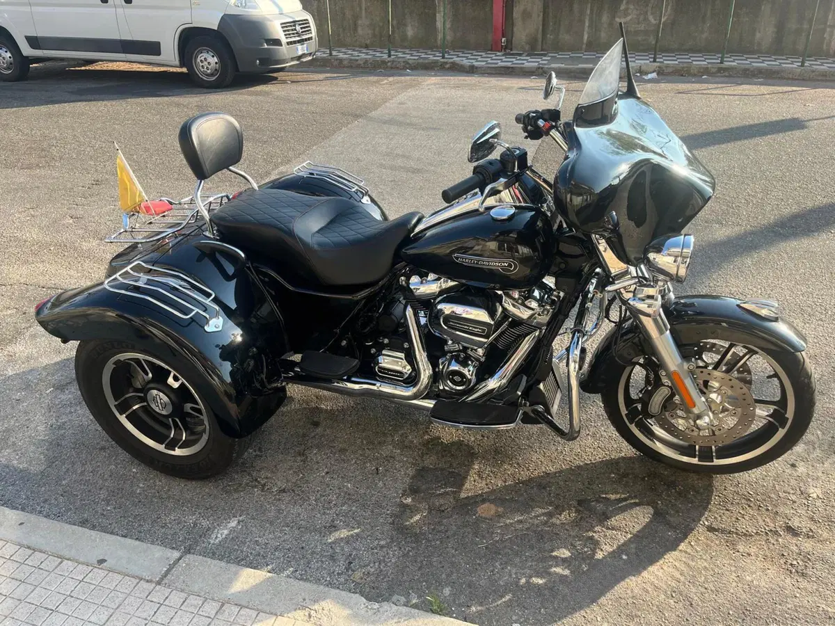 Harley-Davidson 114 Freewheeler (2016) - FLRT (19)