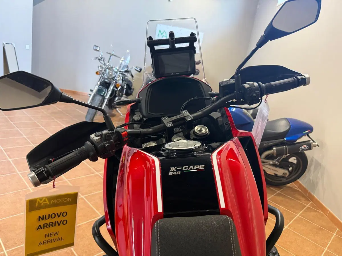 Moto Morini X-Cape 650 (2021 - 26) (2)