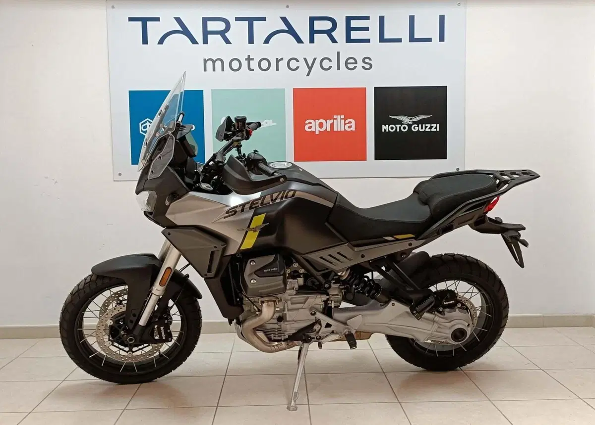 Moto Guzzi Stelvio (2024 - 26)