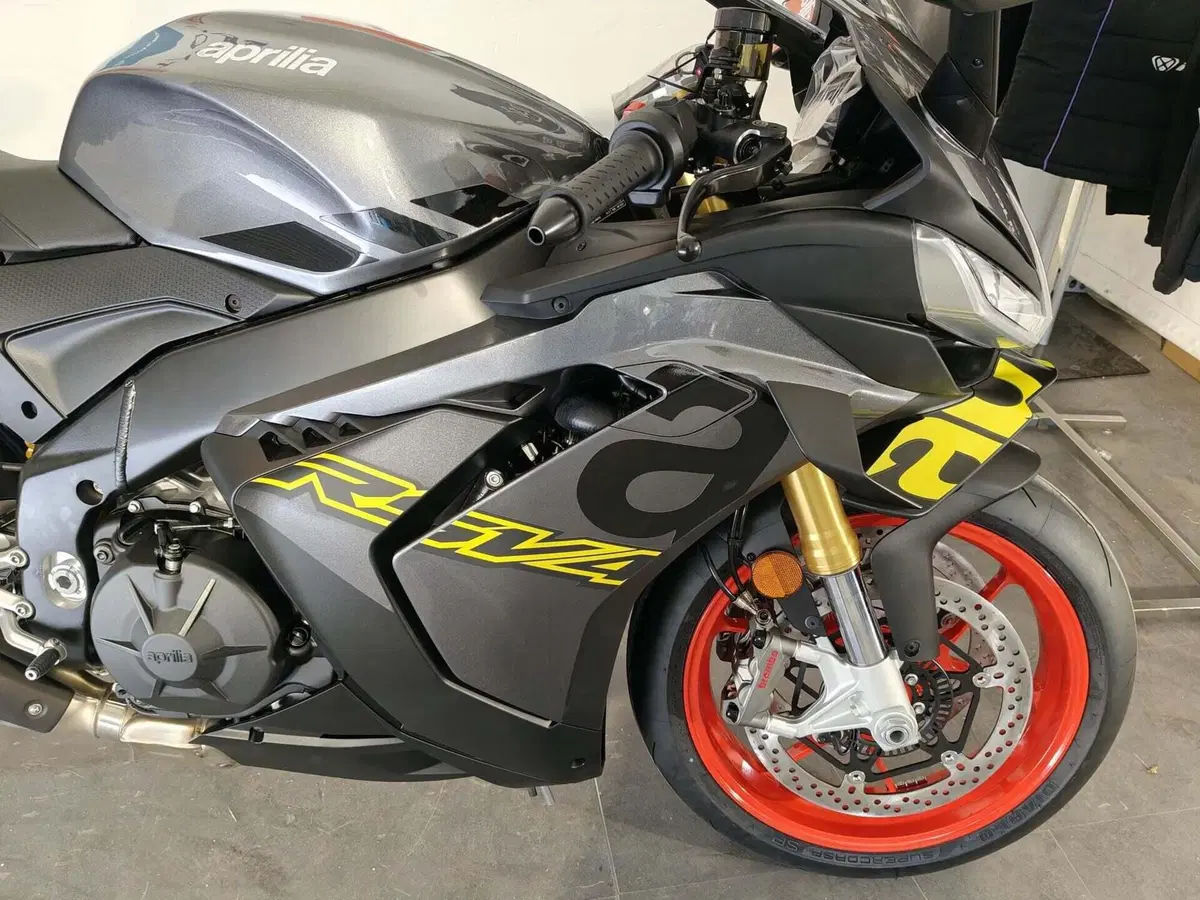 Aprilia RSV4 1100 (2025 - 26) (15)
